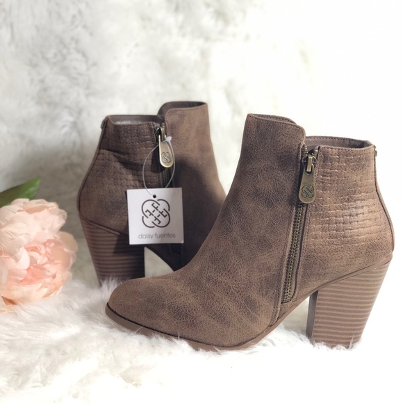 🛑Sold🛑Daisy Fuentes Size 7.5 Booties Brown Mocha - Picture 6 of 8